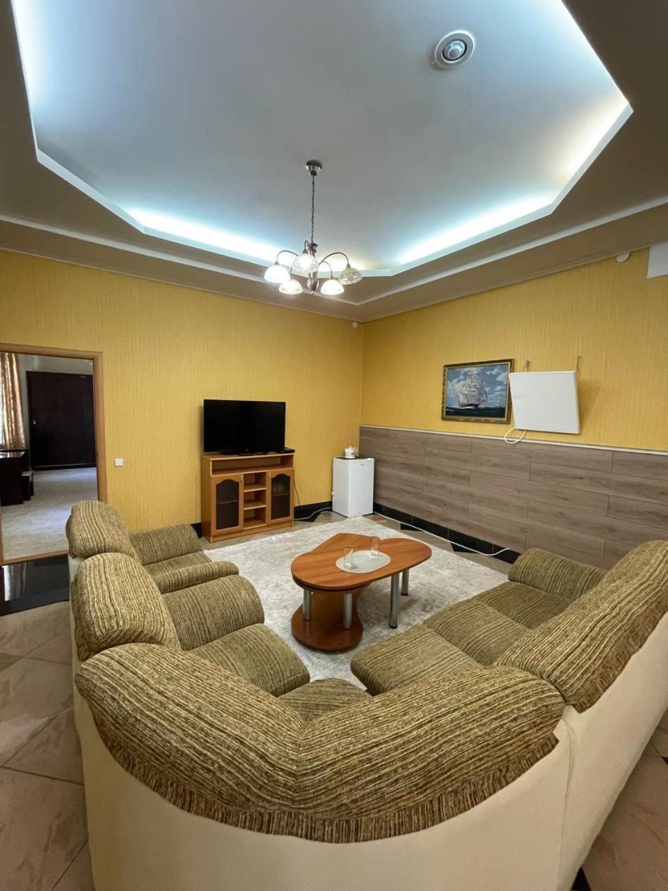 Shanyrak Hotel Temirtau 外观 照片