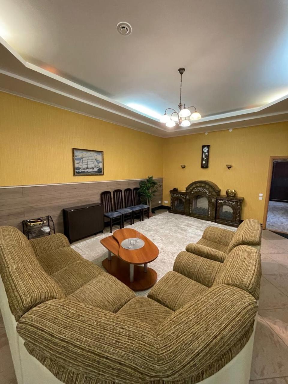 Shanyrak Hotel Temirtau 外观 照片